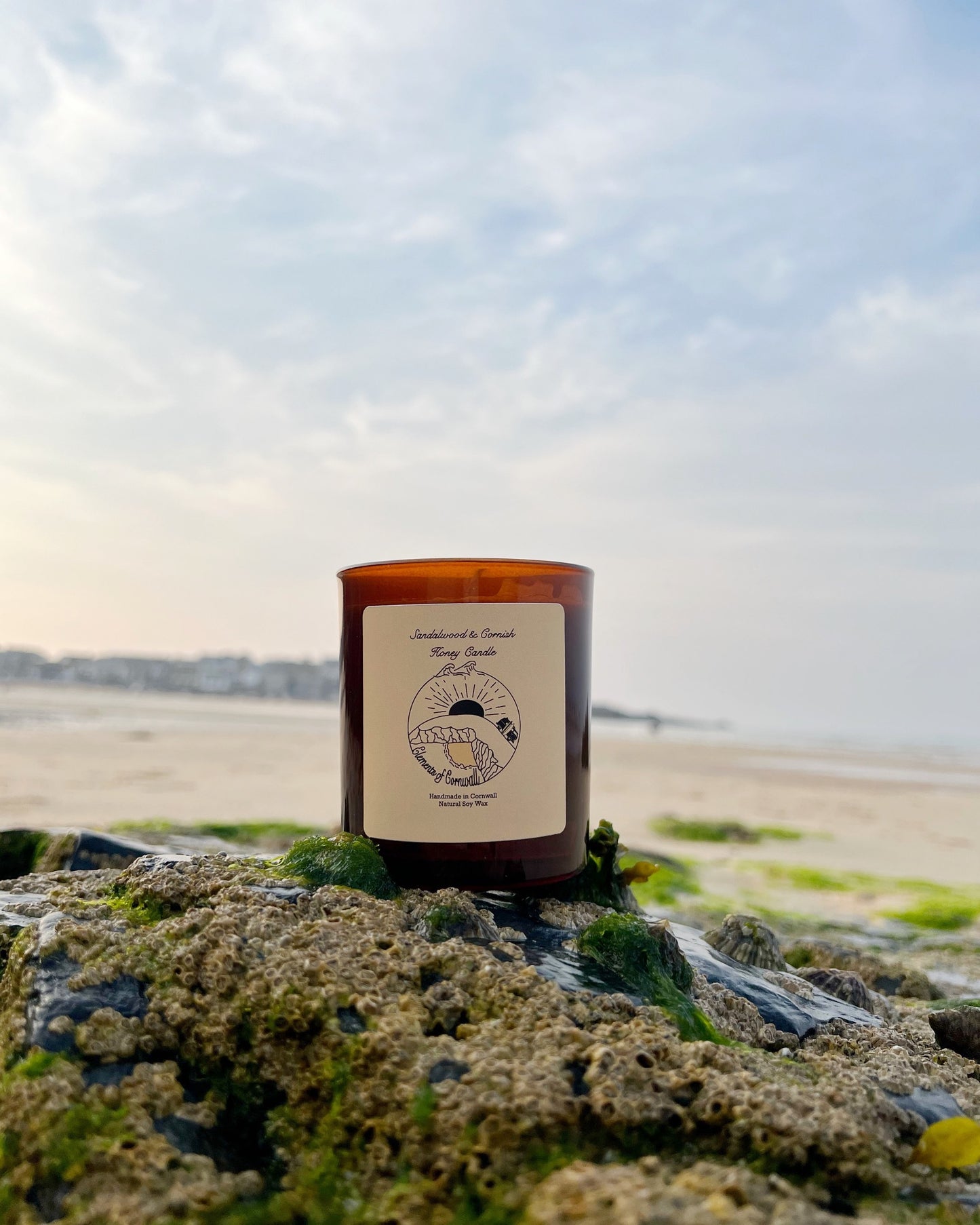 Sandalwood & Cornish Honey Candle XXL with wooden lid image 0